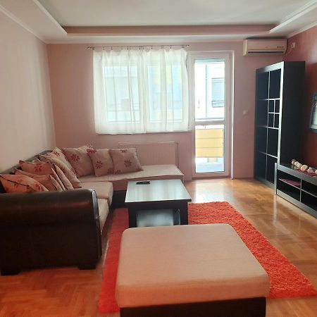 Apartman Mirage Sremska Mitrovica Buitenkant foto