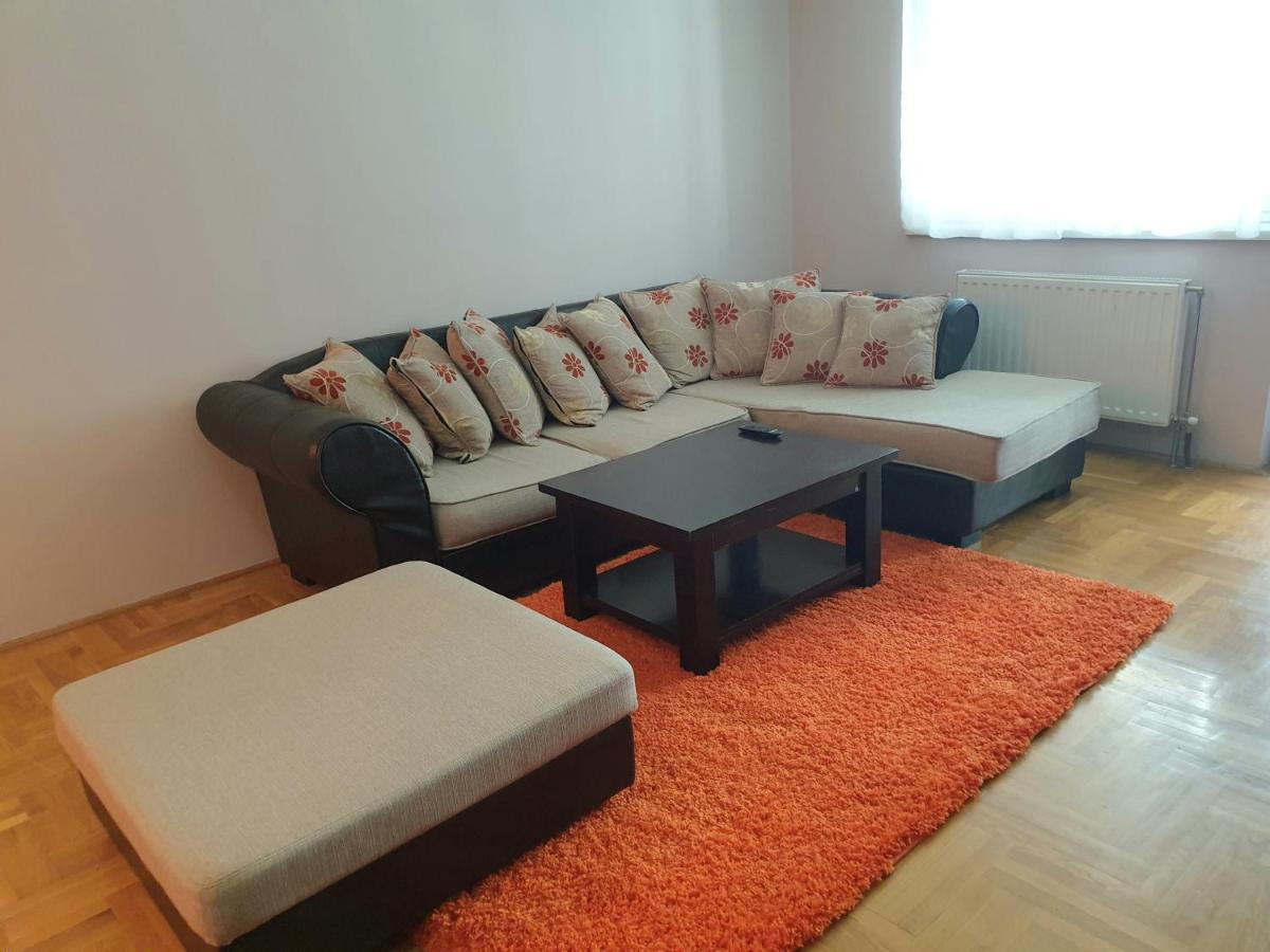 Apartman Mirage Sremska Mitrovica Buitenkant foto