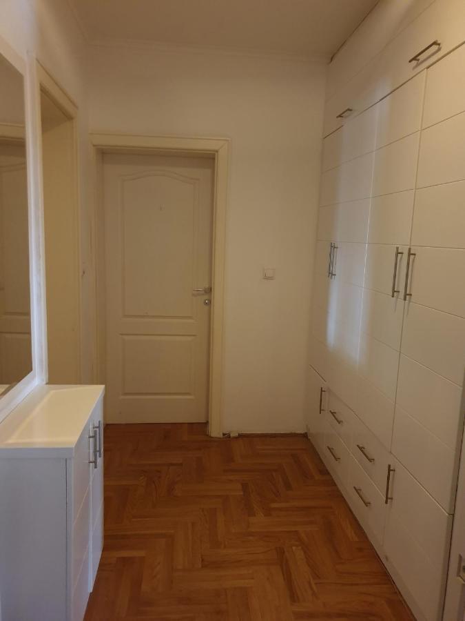 Apartman Mirage Sremska Mitrovica Buitenkant foto