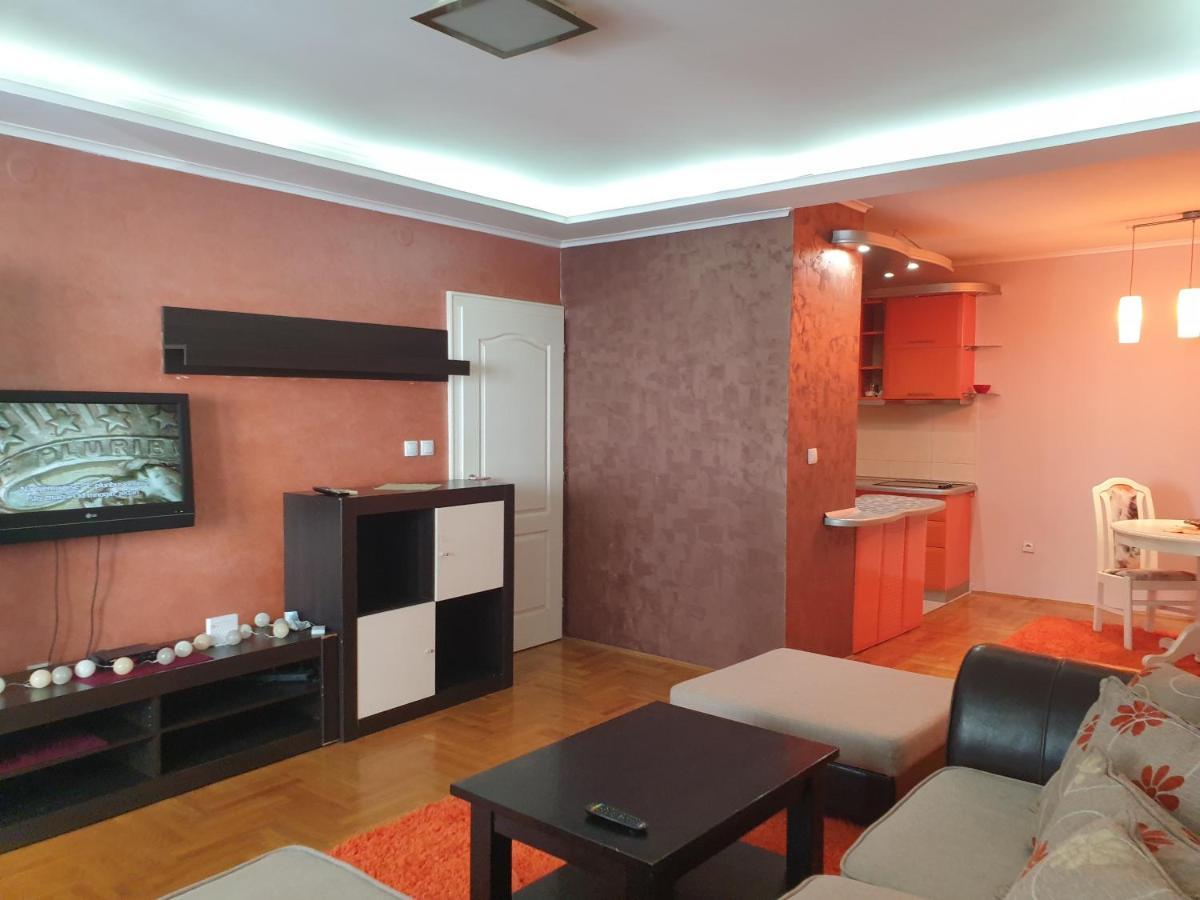Apartman Mirage Sremska Mitrovica Buitenkant foto