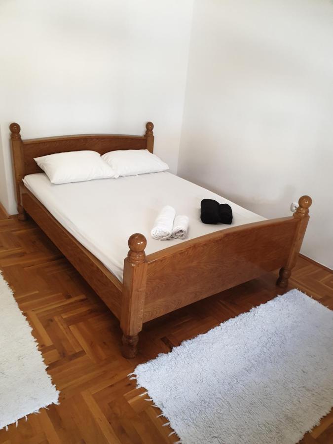 Apartman Mirage Sremska Mitrovica Buitenkant foto